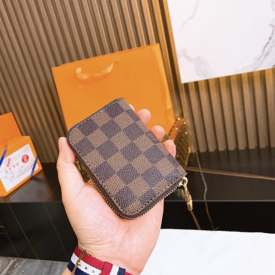 Louis Vuitton flask , Wallet and key holder set