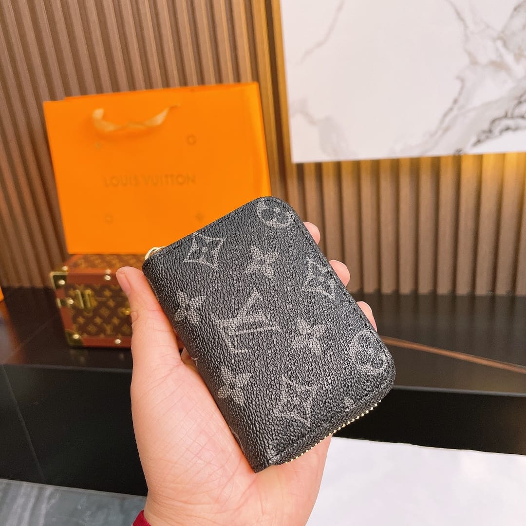 Louis Vuitton flask , Wallet and key holder set
