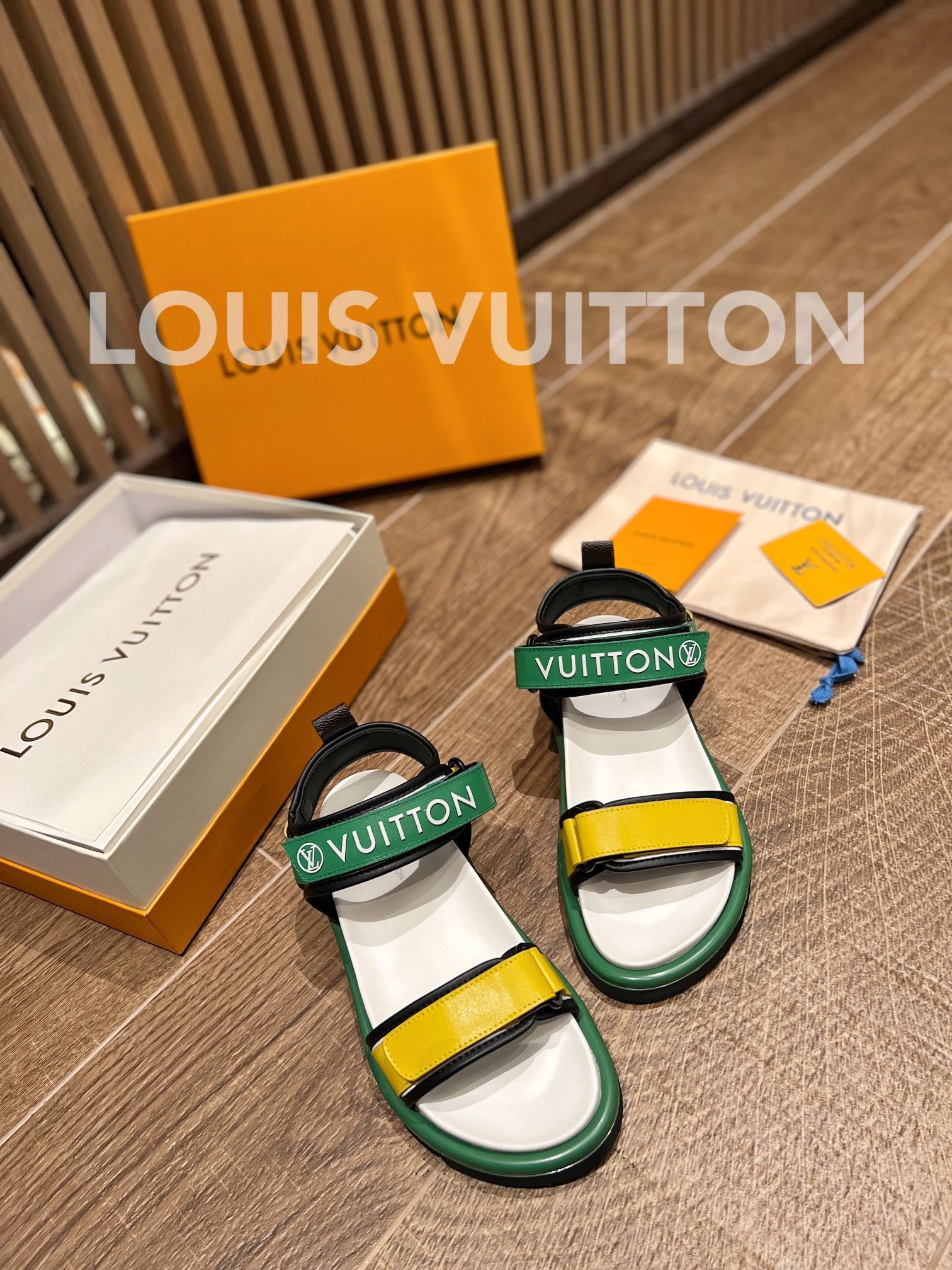 Louis Vuitton Unisex Pool Pillow Flat Comfort Sandal