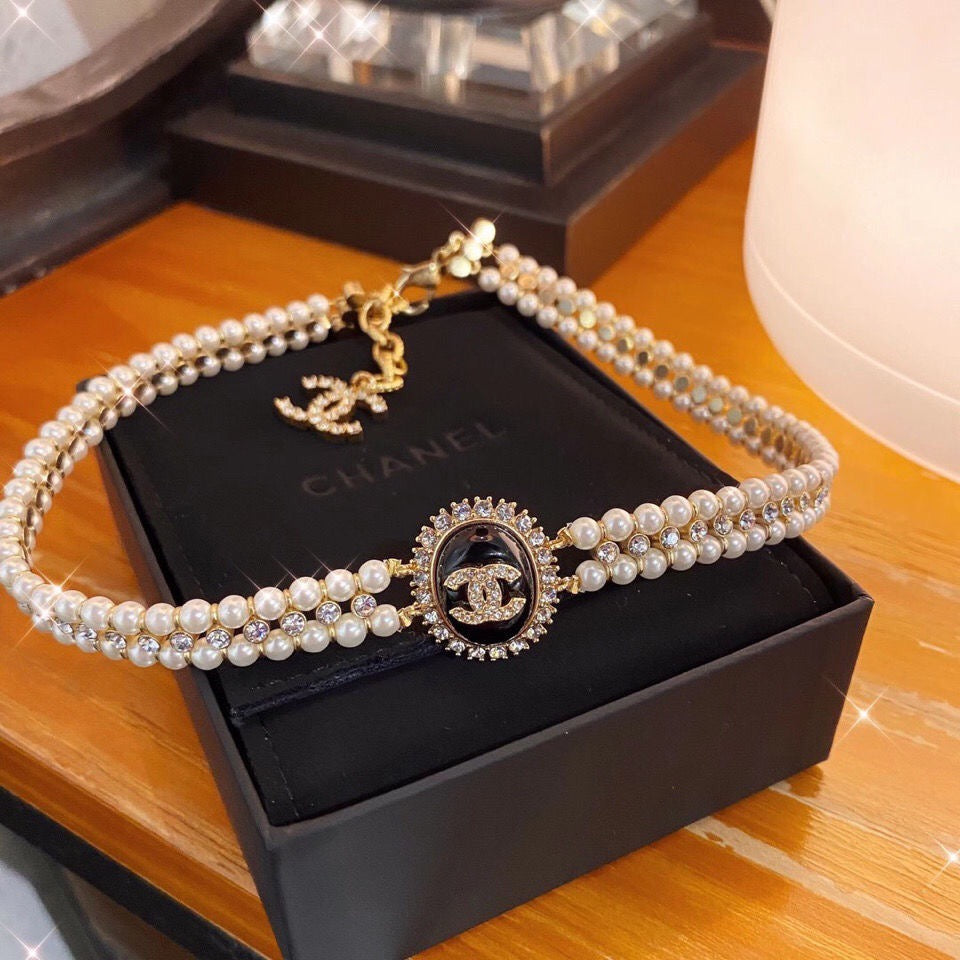 Chanel Chocker