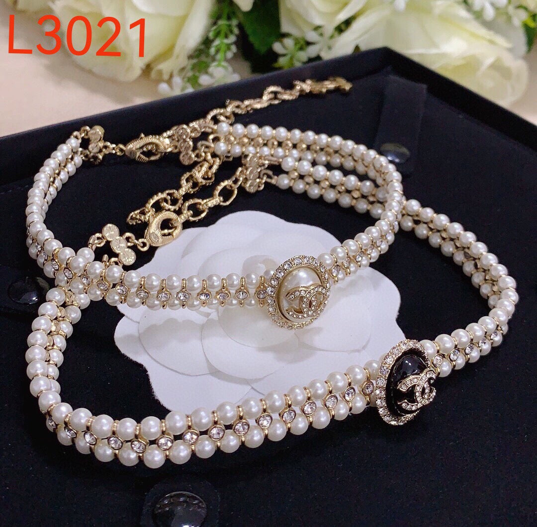 Chanel Chocker