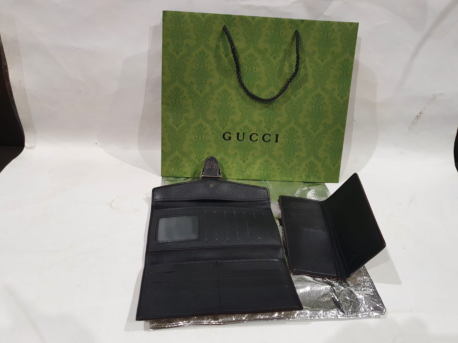 Gucci 2in1 Wallet (With a Card Holder )
