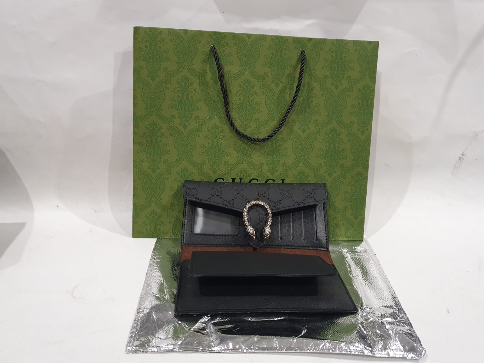 Gucci 2in1 Wallet (With a Card Holder )