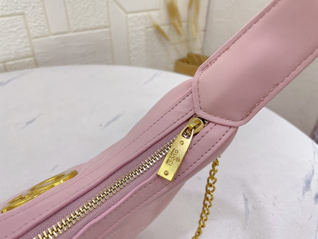 Gucci Handbag should top handle