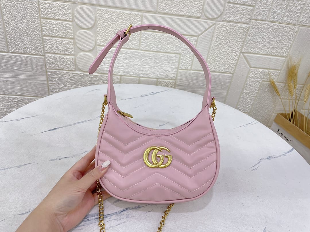 Gucci Handbag should top handle