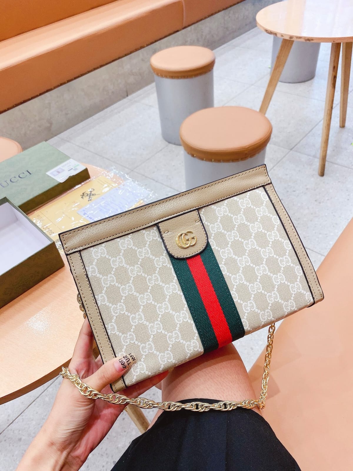 Gucci Canvas  Supreme  (Crossbody Shoulder) Handbag
