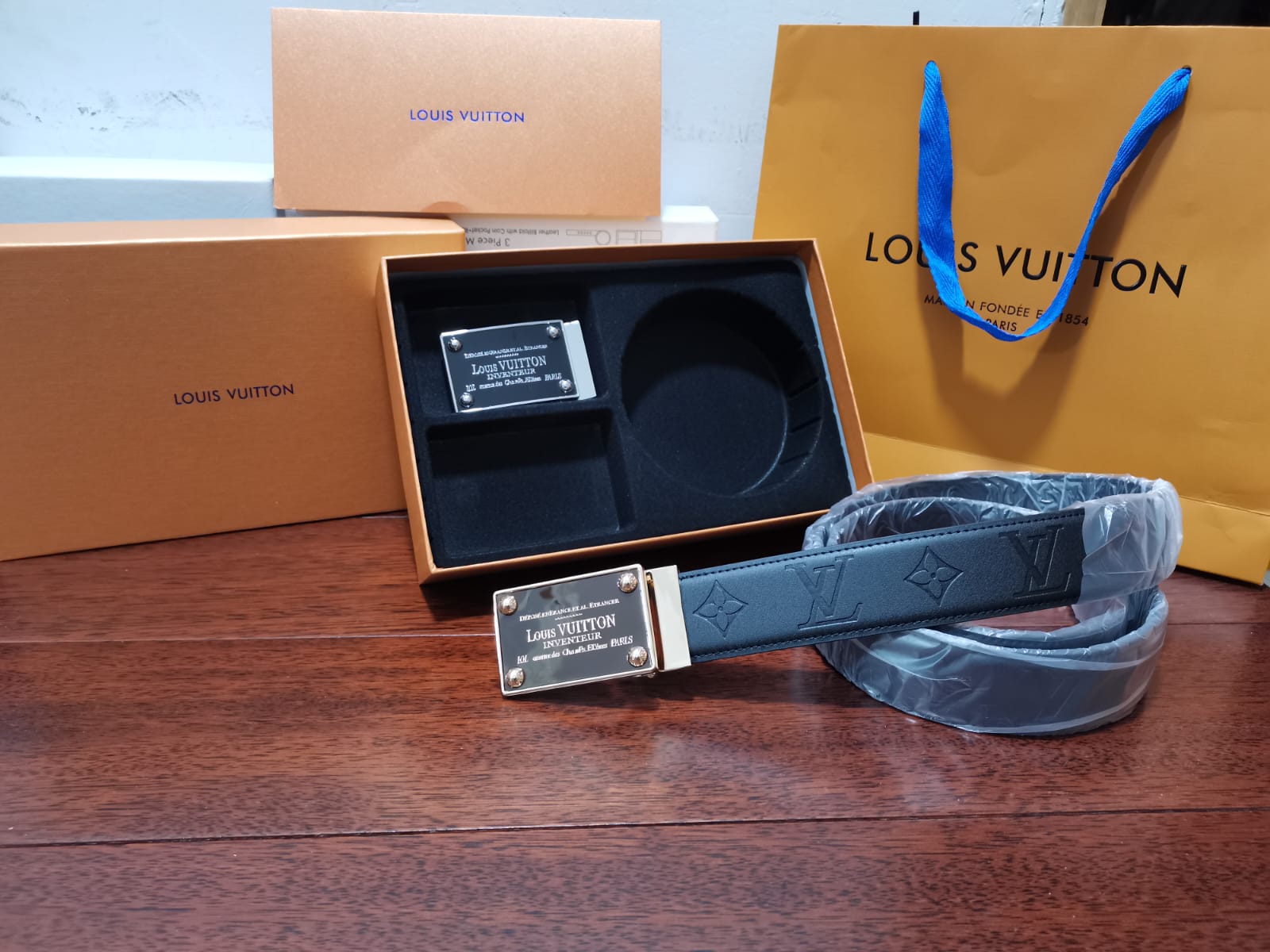 Louis Vuitton Belt Sets