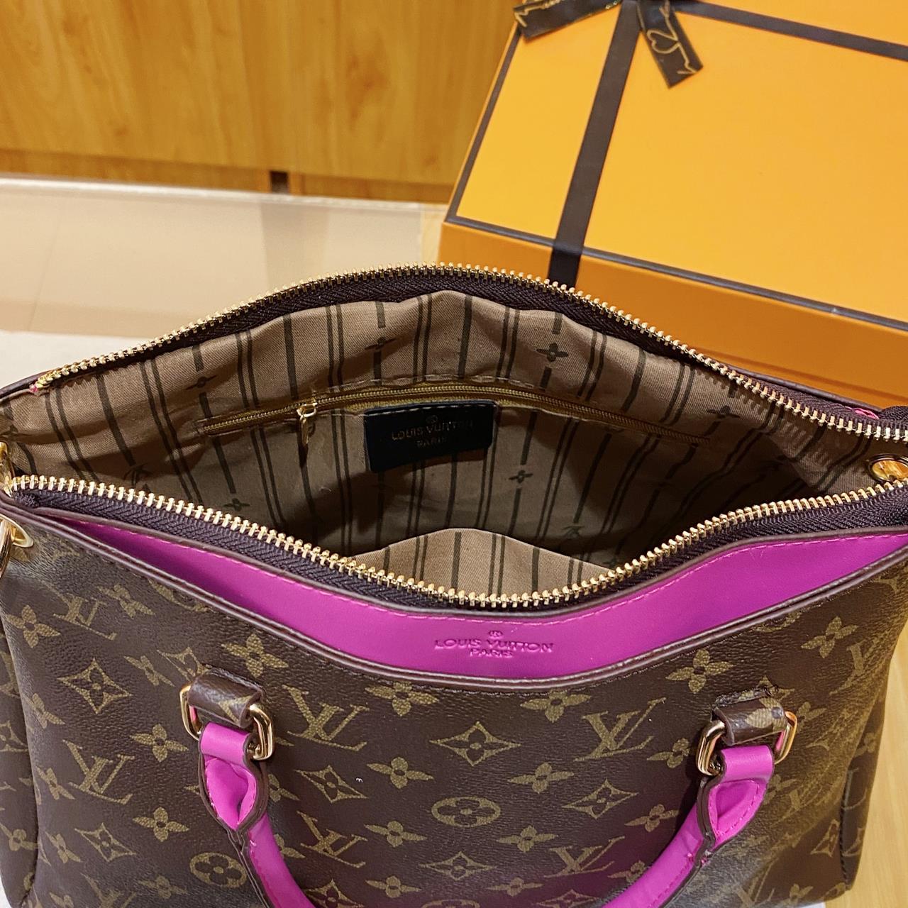 Louis Vuitton Handbag